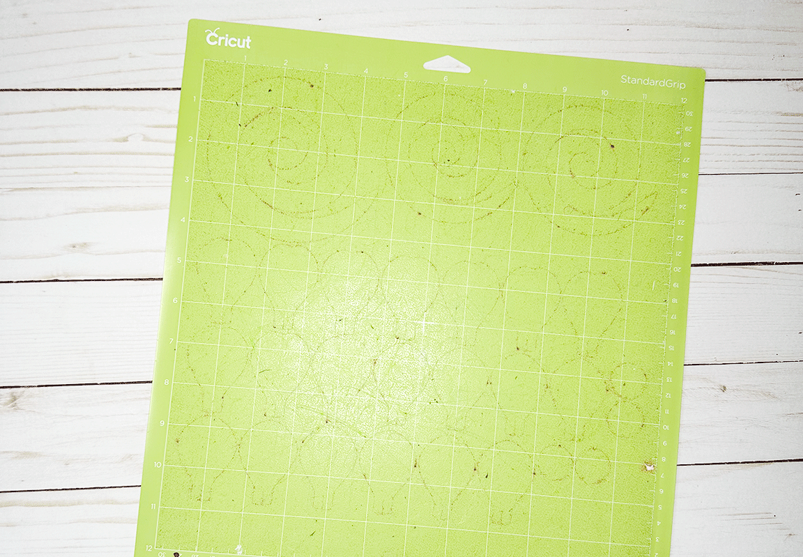 How to Clean a Cricut Mat (The Easy Way)
